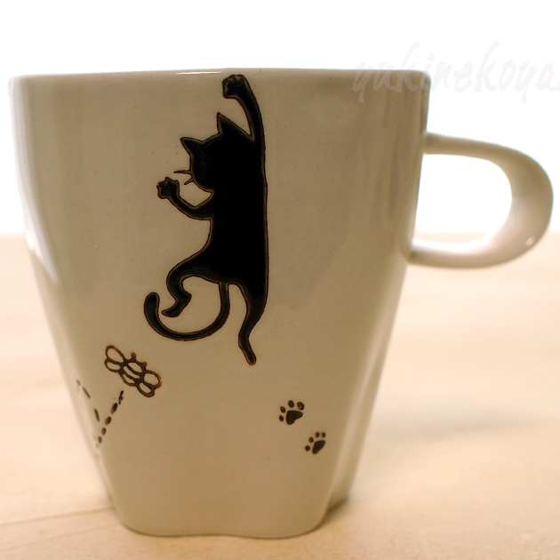 �L �Ԃ牺����l�R �����}�O�J�b�v �L�c �g������ �e��