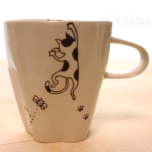 �L �Ԃ牺����l�R �����}�O�J�b�v �L�c �g������ �e��