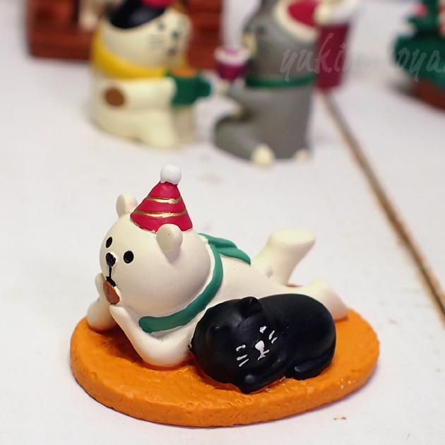 猫のマスコット 部屋と黒猫としろくま☆デコレ(DECOLE)concombre
