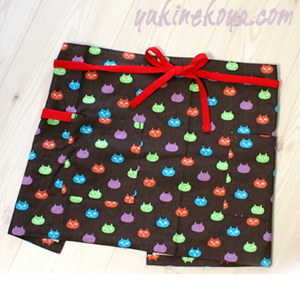 「ネコマンジュウ」いたずら猫 ギャルソンエプロン【ネコマンドロップ】